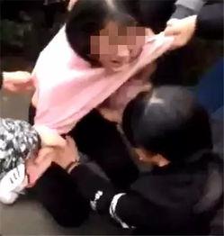 黑仔扒门缝吃瓜视频,揭秘吃瓜群众的秘密生活
